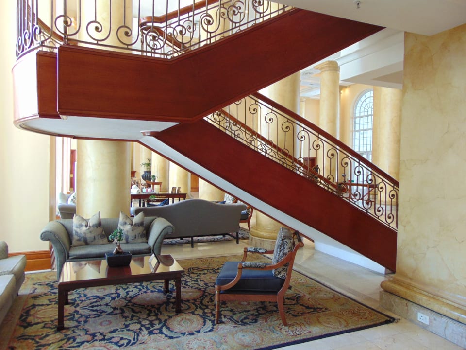 Lobby Hotel Southern Sun The Cullinan