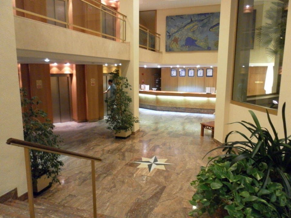 Eingang Sabina Hotel & Suites