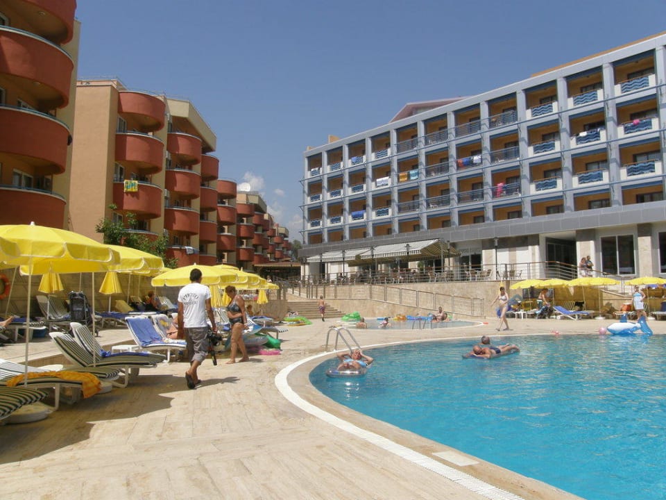 Budynek od strony basenu Grand Kaptan