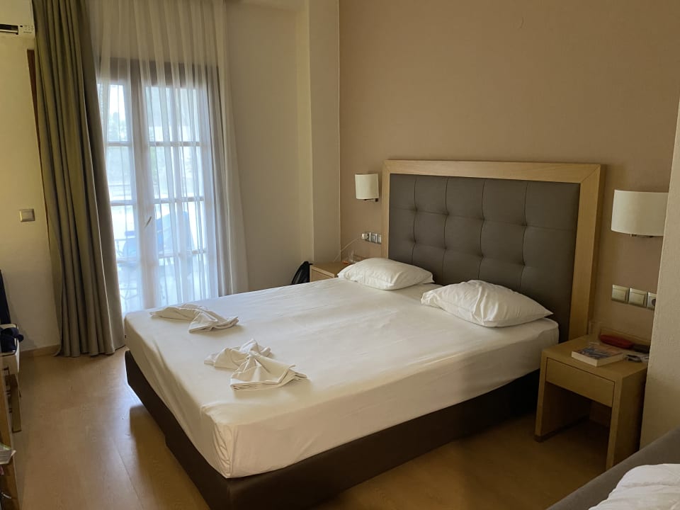 Zimmer Akrathos Beach Hotel