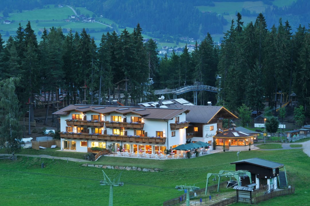 Außenansicht Familienhotel Moos-Alm
