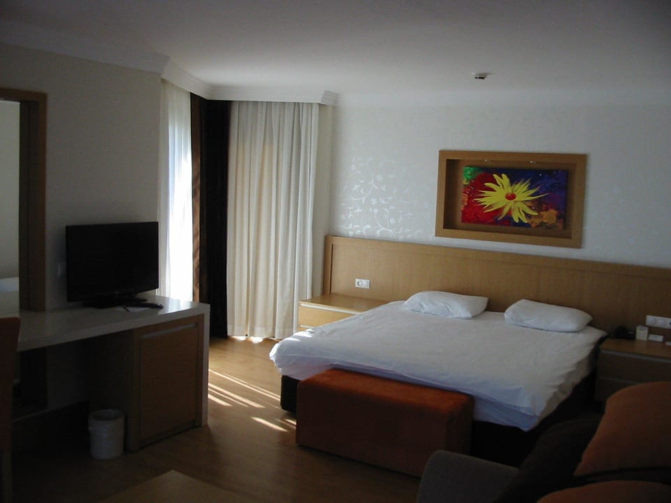 Ein gutes Bett im großen Studio Limak Limra Hotel & Resort