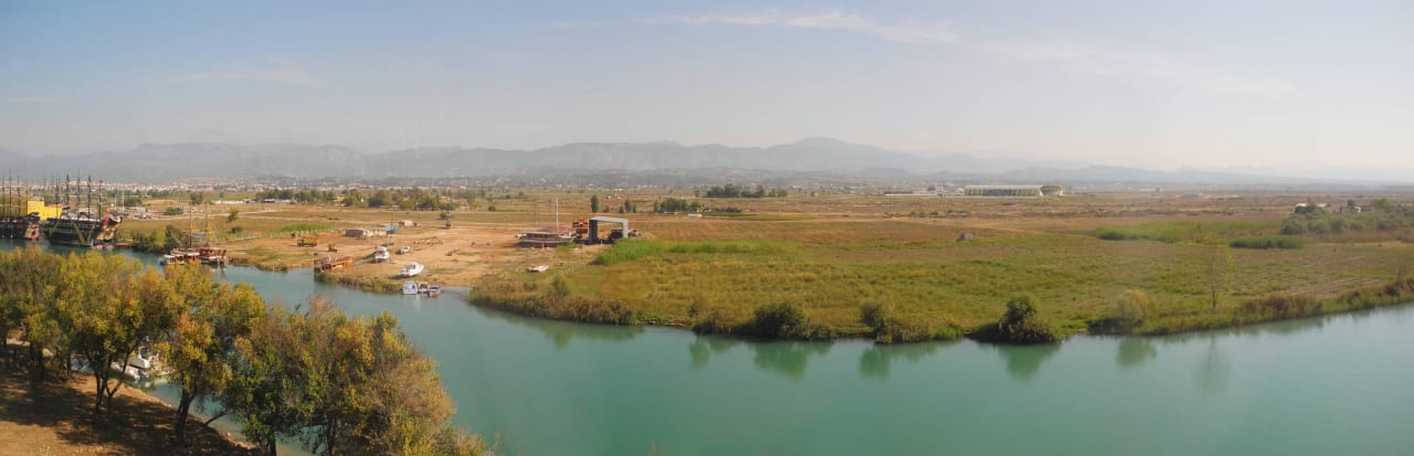 Blick über den Fluss Diamond Premium Hotel & Spa