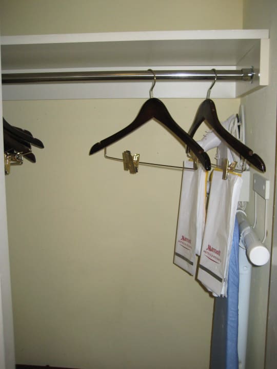 Teil des Kleiderschranks Hotel San Juan Marriott Resort & Stellaris Casino