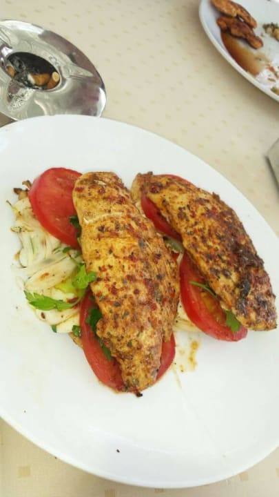 Mittagessen am Strand Club Side Coast