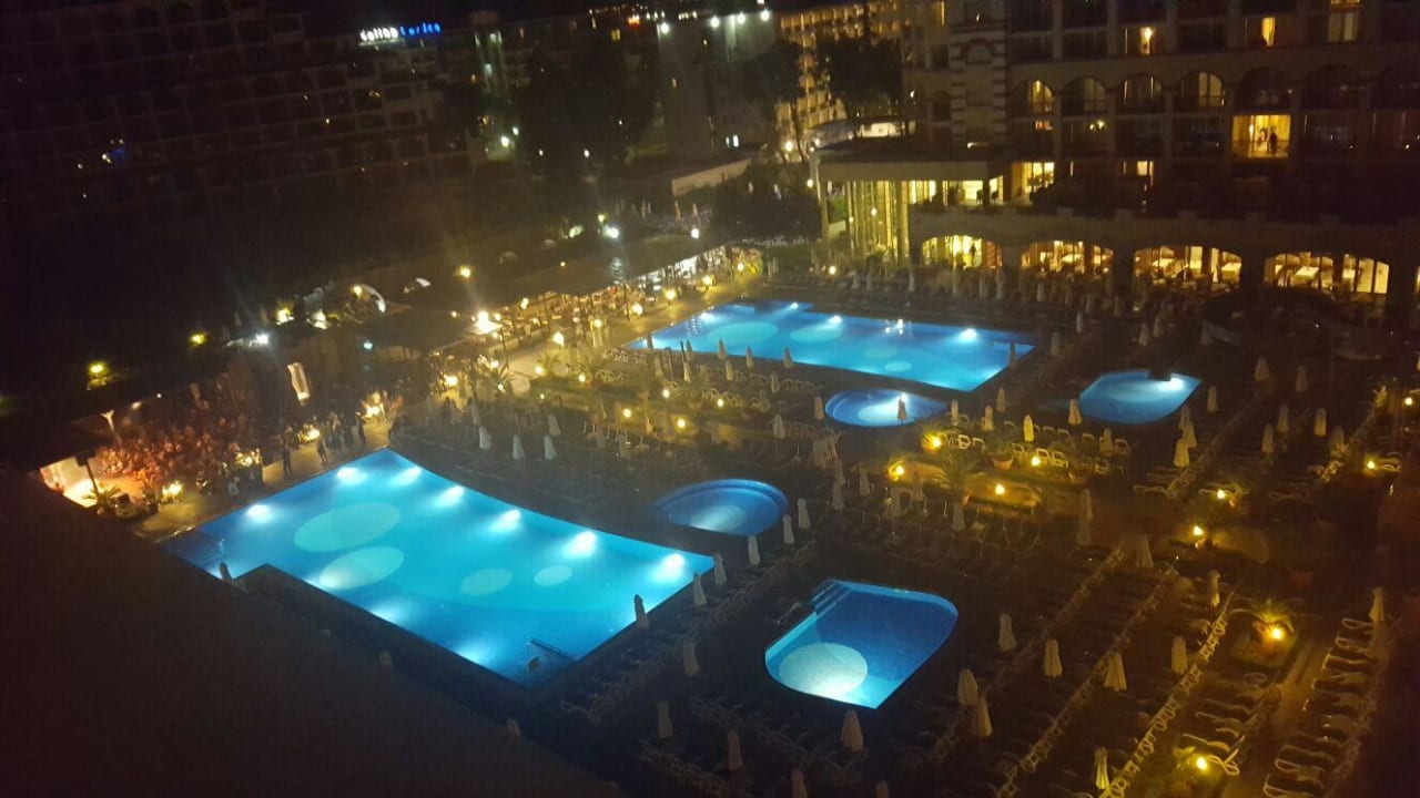 Pool bei Nacht  Meliá Sunny Beach