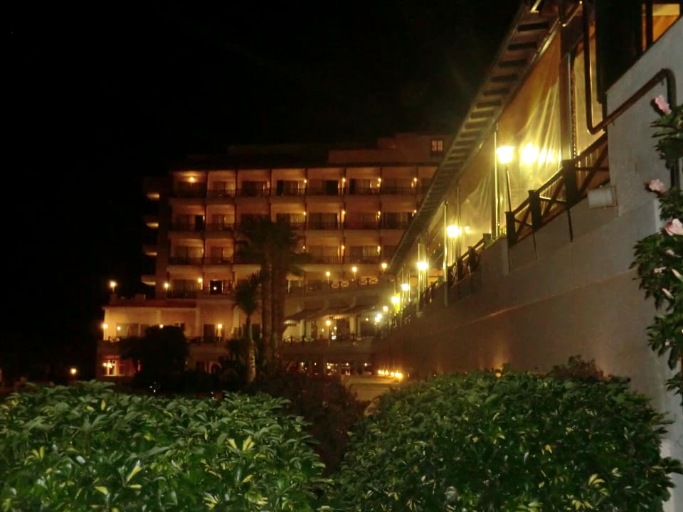 Hotel am Abend BLUESEA Costa Jardin Spa