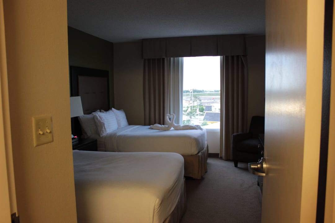 Schlafzimmer Holiday Inn Hotel & Suites Across From Universal Orlando