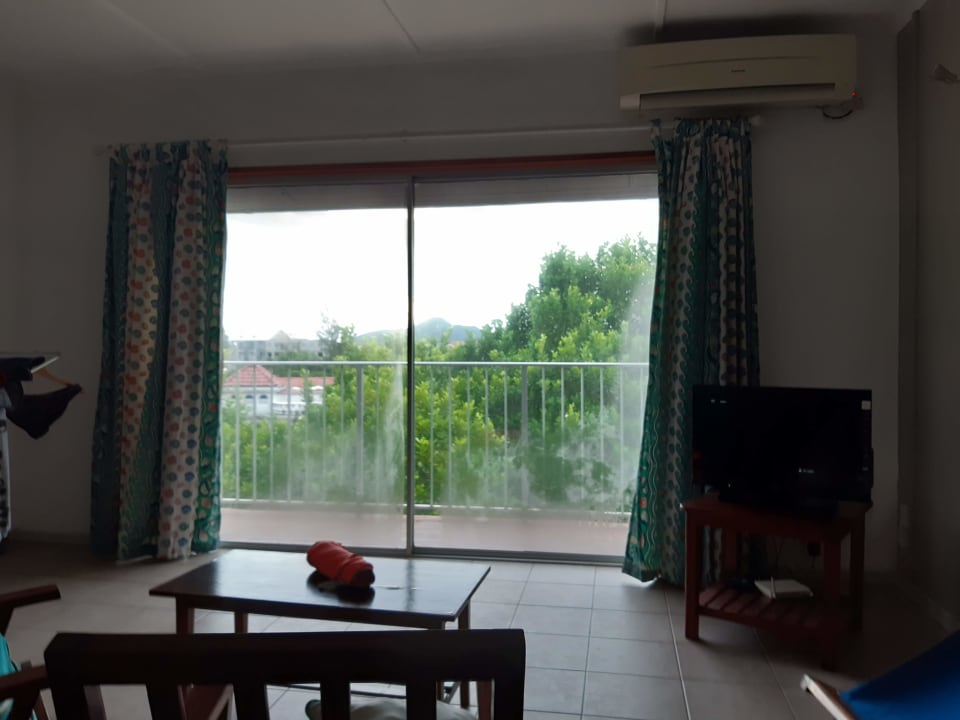 "Zimmer mit Blick zum Balk..." Michel Holiday Apartments (Victoria