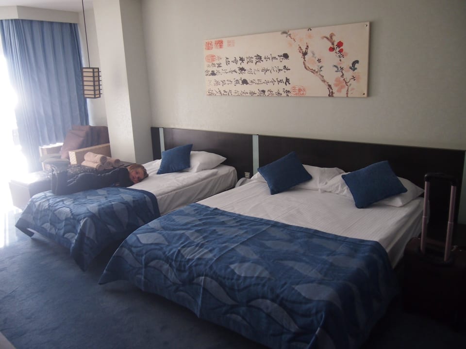 Standaard kamer voor 2 volwassenen en 2 kinderen Limak Lara Deluxe Hotel & Resort