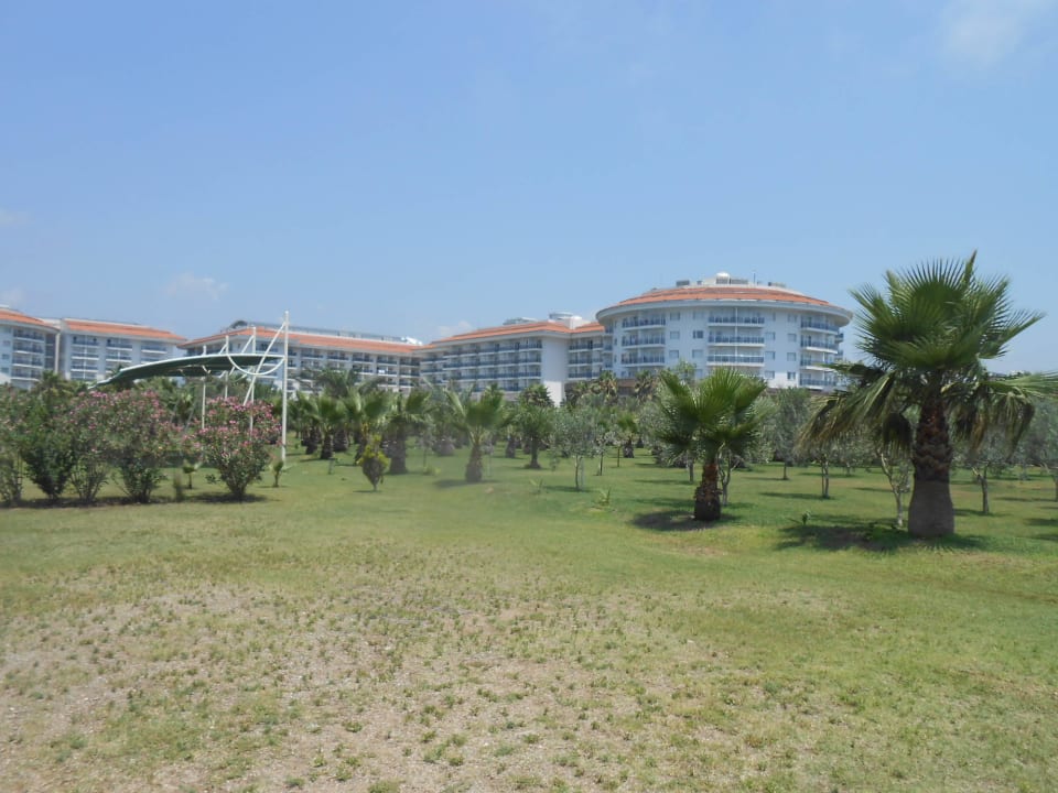 Hotel vom Garten aus Seaden Sea World Resort & Spa
