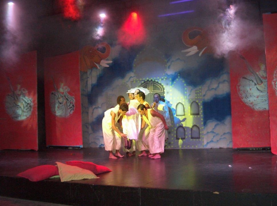 Moulin Rouge Turquoise Hotel