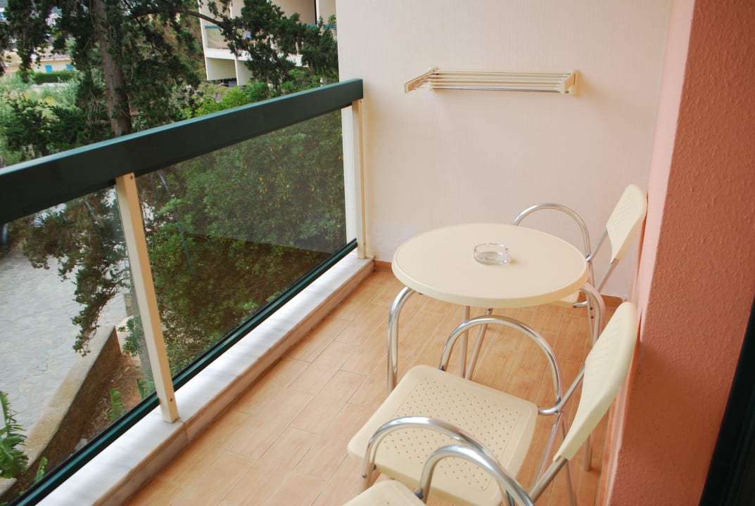 Балкон в номере Calimera Sirens Beach