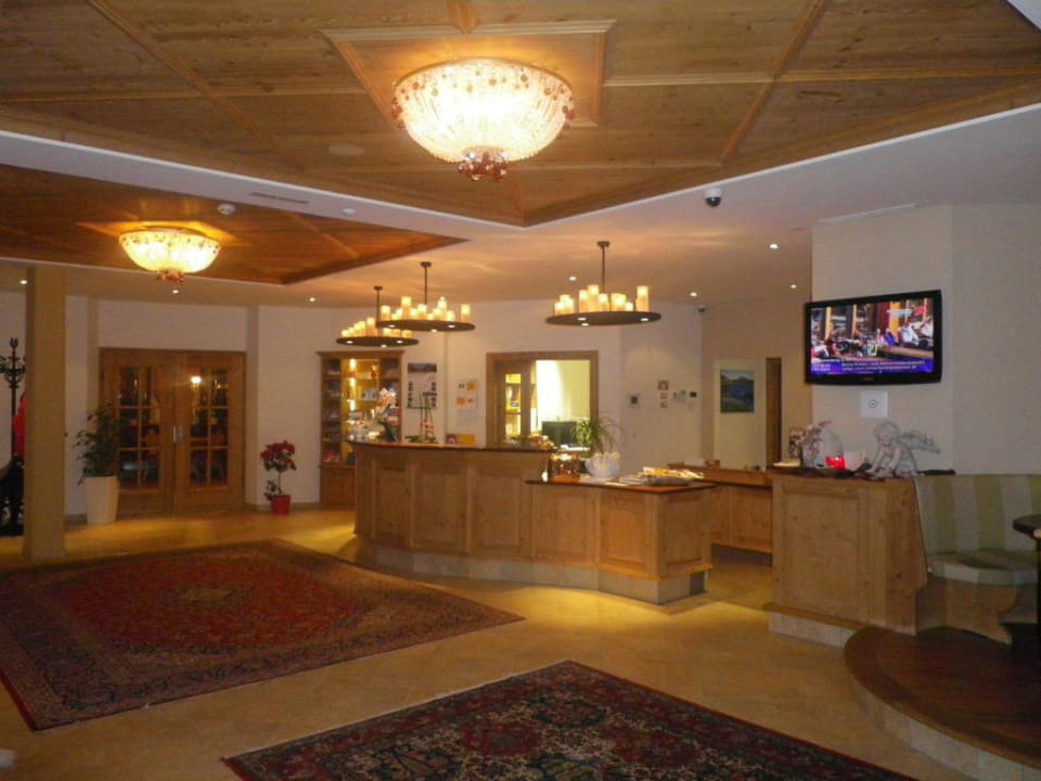 Schöner Rezepionsbereich Hotel Klausnerhof