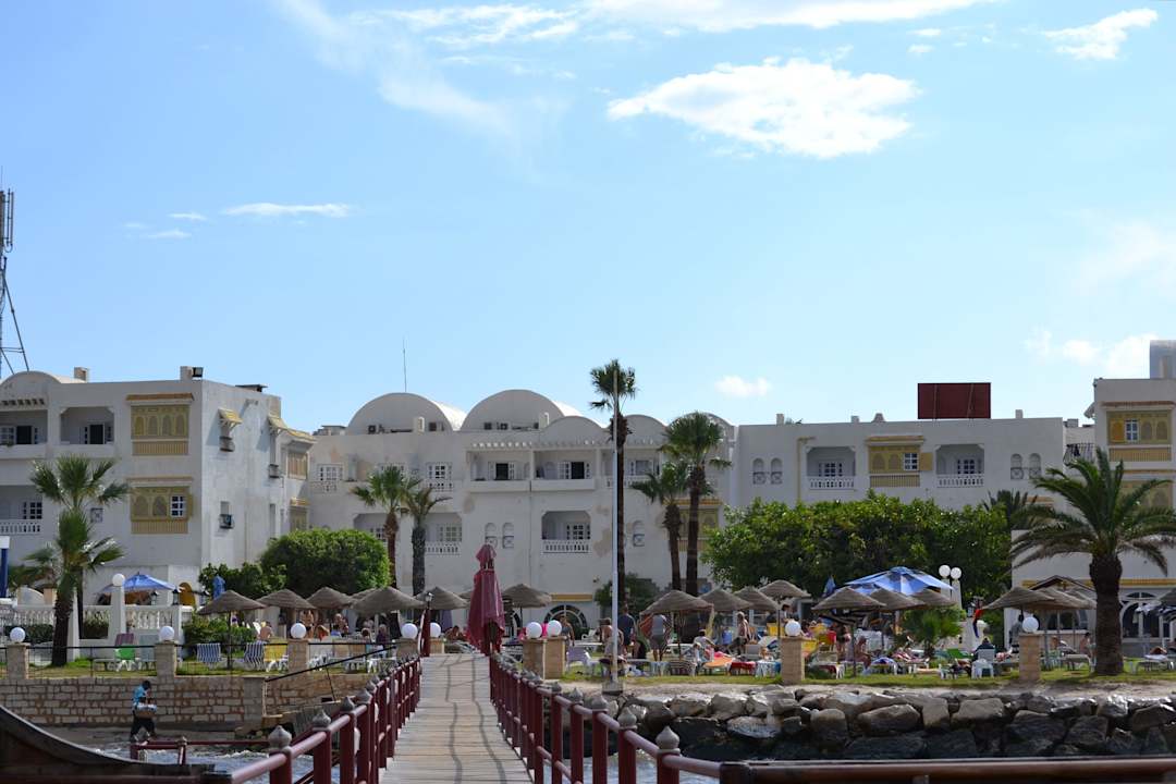 Widok na hotel Alassio Hotel and Thalasso