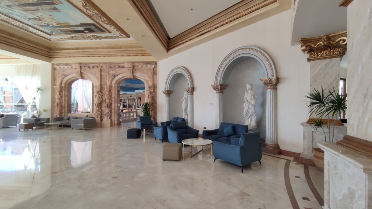 Lobby Hotel Titanic Palace