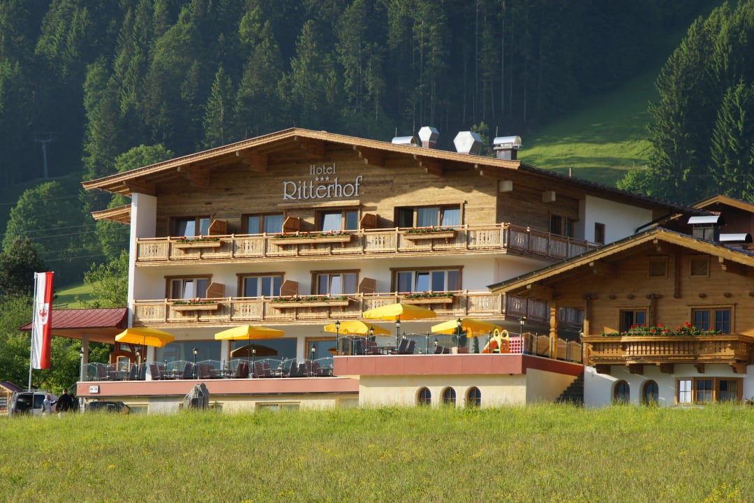 Hausfoto Sommer Hotel Ritterhof Ellmau