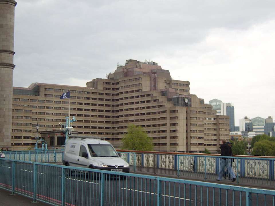 Außenansicht The Tower - A Guoman Hotel