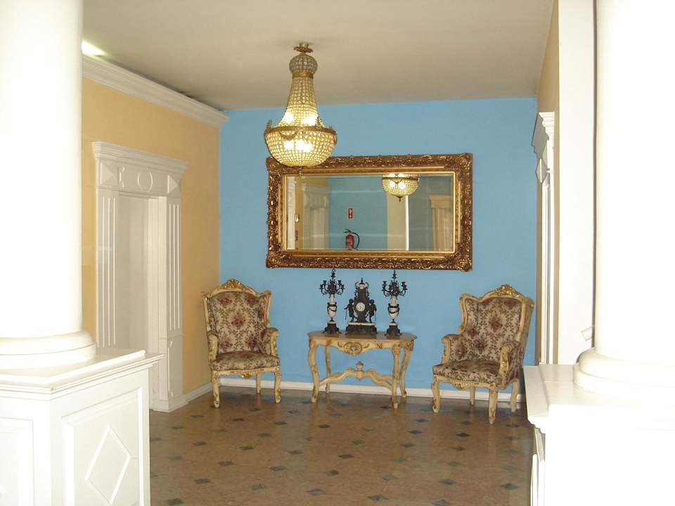 Korytarz i winda Grande Hotel Lisboa