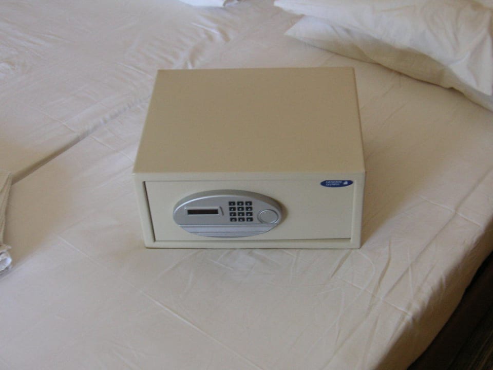 Portabler Safe Hotel Lagomandra Beach