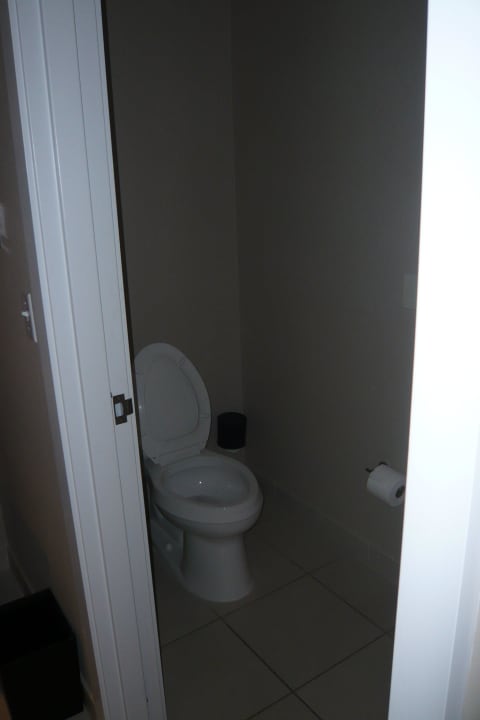 Separates WC Virgin Hotels Las Vegas, Curio Collection by Hilton