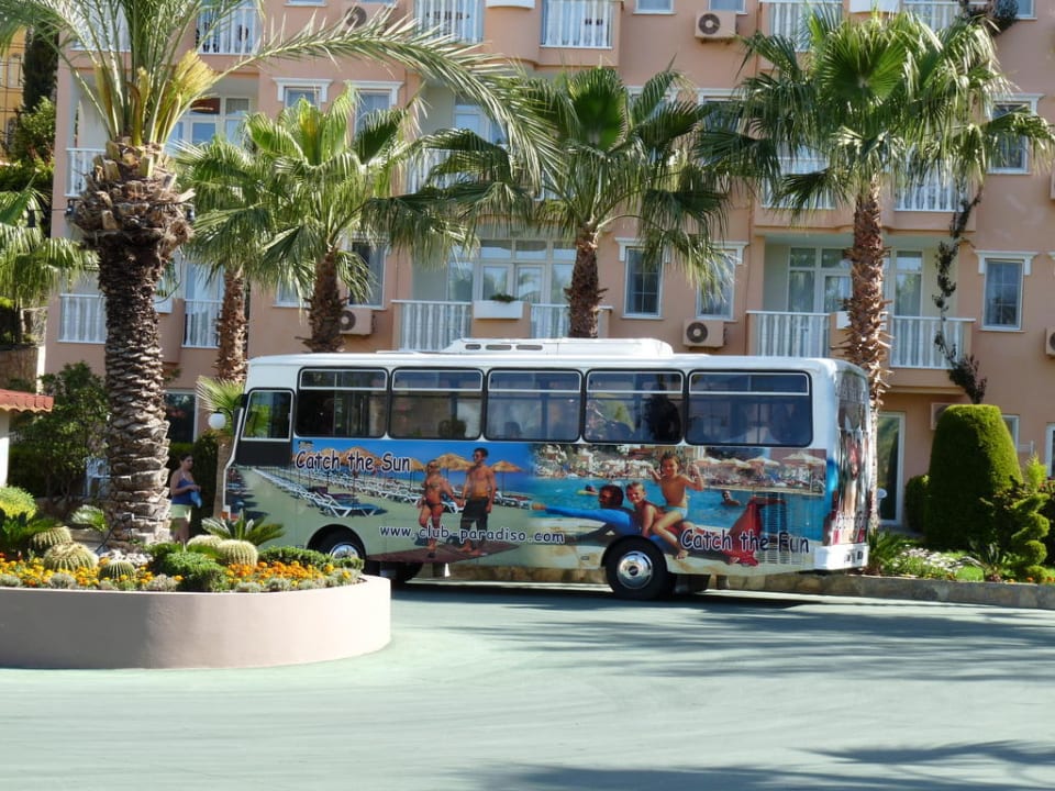 Der Hotelbus zum Strand Hotel Club Paradiso