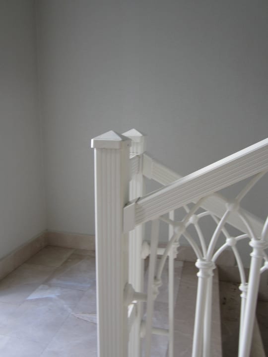 Geländer des Schreckens 2. versetzter Handlauf Güral Premier Tekirova