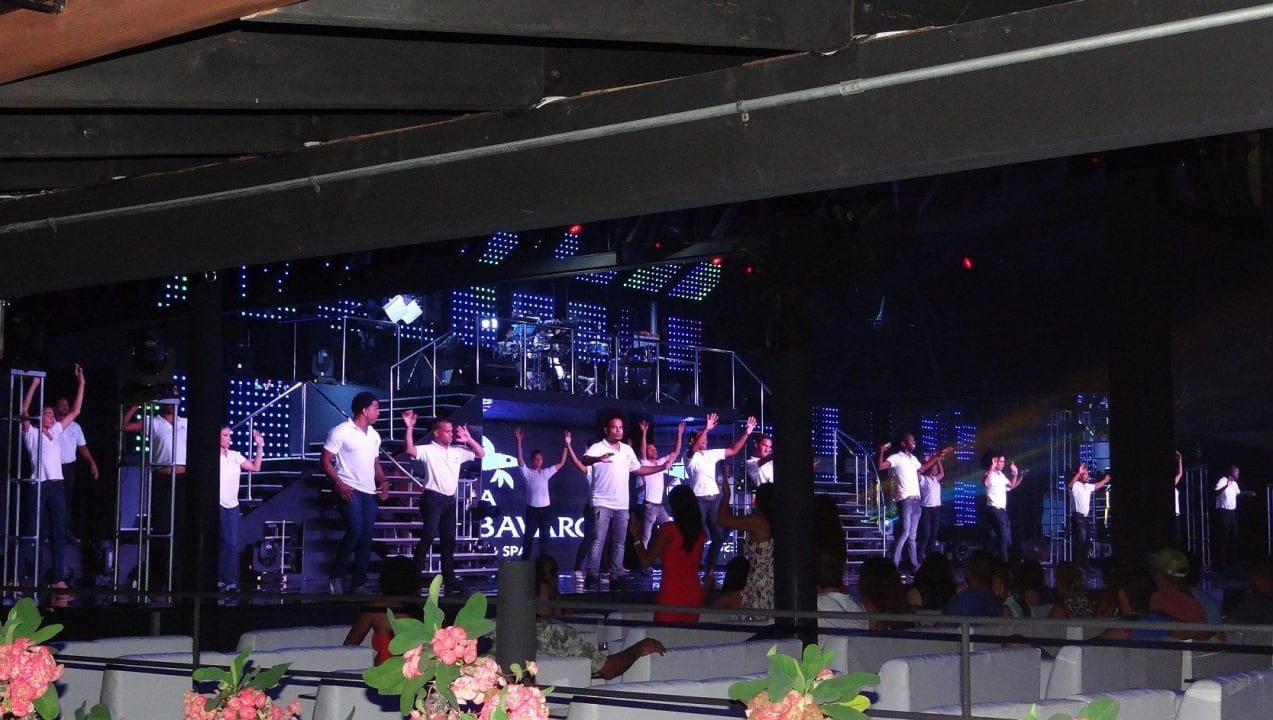 Das Animationsteam macht Stimmung im Theatro Villas Bavaro Resort & Spa