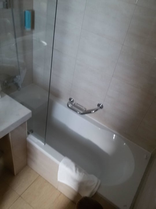 6 Asterias Beach Resort