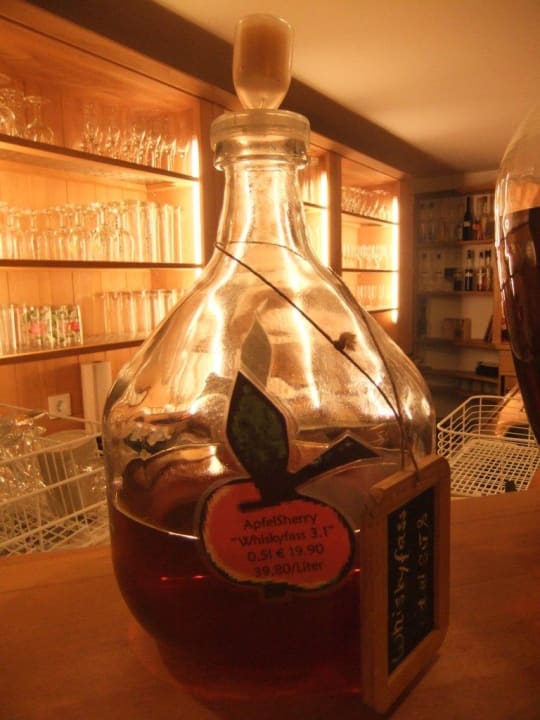 Apfelsherry krenzers rhön mit Rhönschaf-Hotel