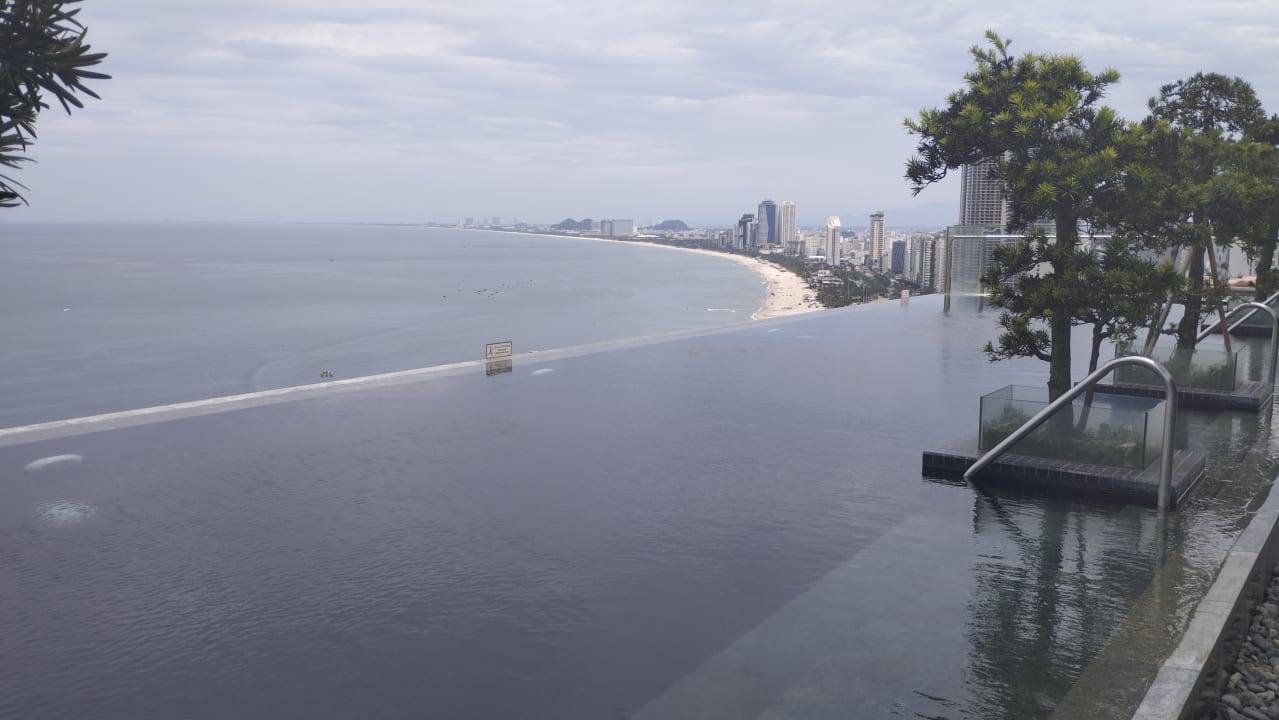 Pool Hilton Garden Inn Da Nang