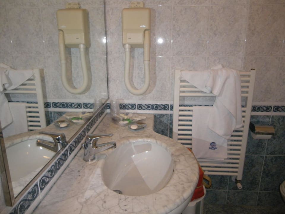 Badezimmer 2 Aparthotel Holiday