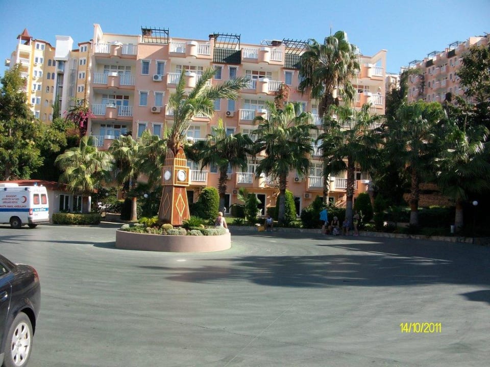 Wendehammer auf dem Hotelvorplatz Hotel Club Paradiso