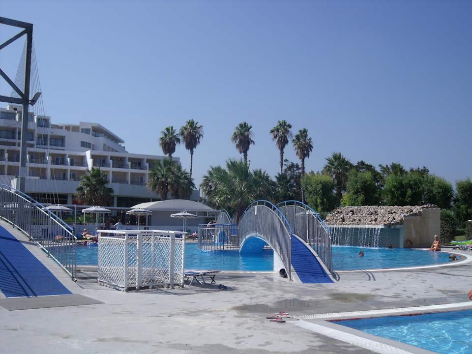 1 Seite des Pools Doreta Beach Resort & Spa