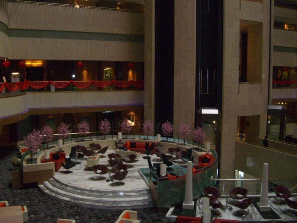Teil der Lobby Parkroyal Collection Marina Bay