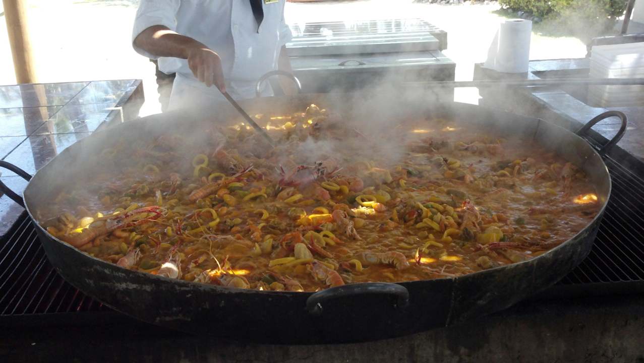 Paella en la Playa Grand Palladium Imbassai Resort & Spa