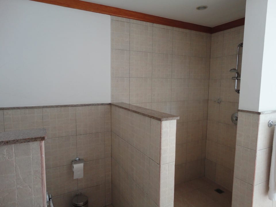 Bad 2 Kuramathi Maldives