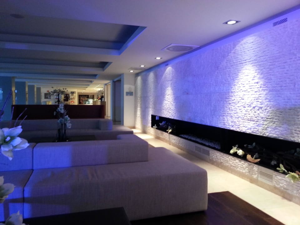 Lobby am Abend  allsun Hotel Bahia del Este