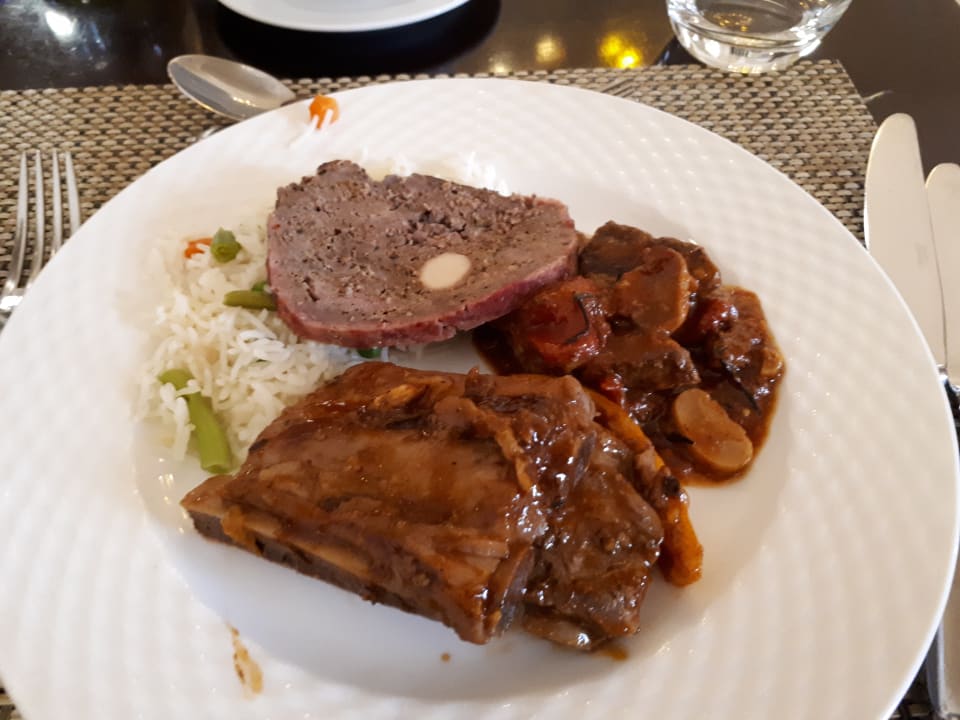 Gastro Miramar Al Aqah Beach Resort