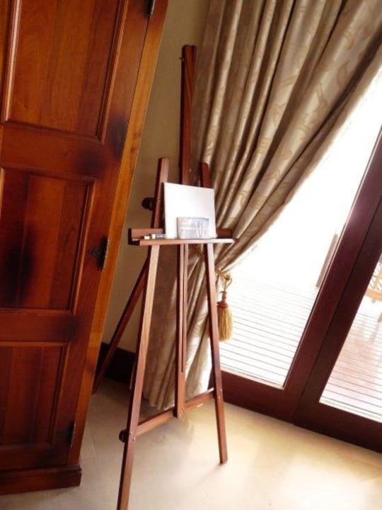 Zeitvertreib die Staffelei im Bungalow Al Maha, A Luxury Collection Desert Resort & Spa