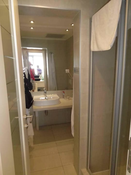 Blick ins Bad Carine Hotel Delfin