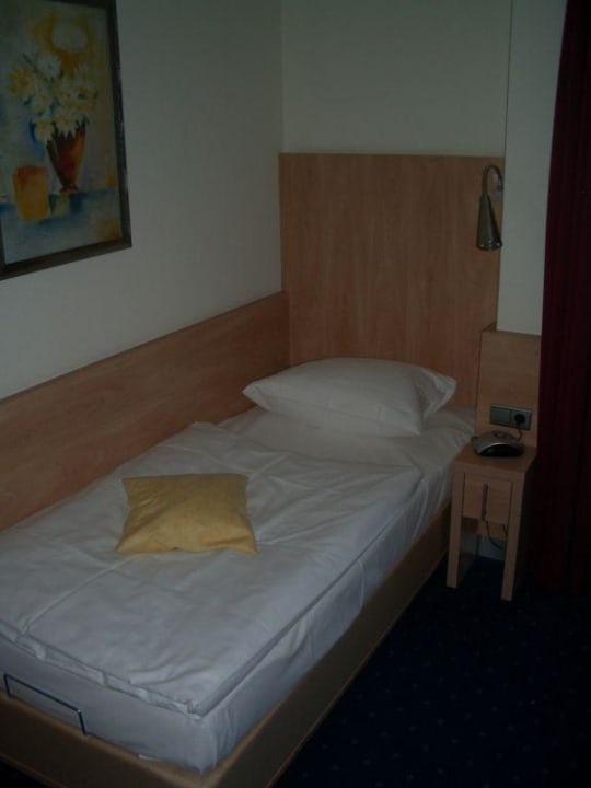 Schmales Bett GSI Hotel Bonn