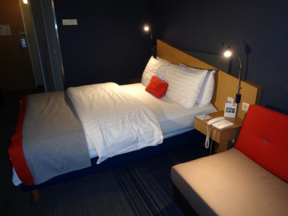 Zimmer Holiday Inn Express Frankfurt - Airport