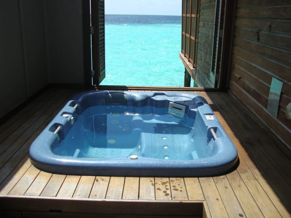 Jacuzzi Water Villa 164 Veligandu Maldives Resort Island
