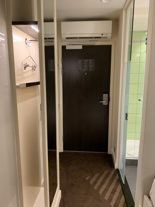 Zimmer hub by Premier Inn London Goodge Street