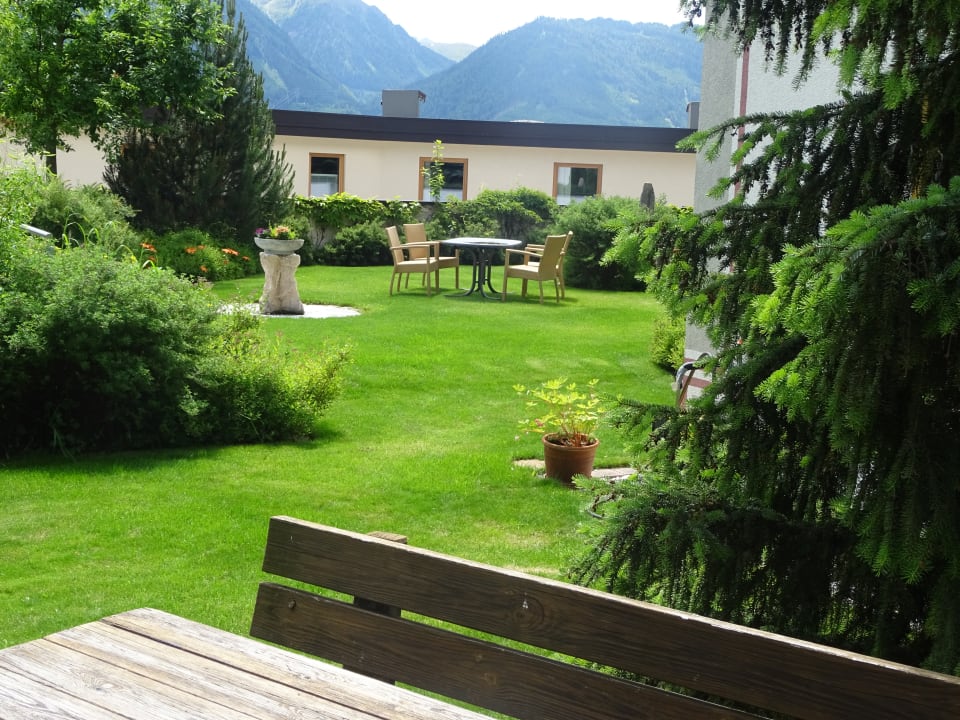 Gartenanlage Appartements Maria Theresia