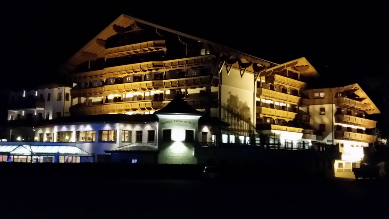 Außenansicht Hotel Tauernhof