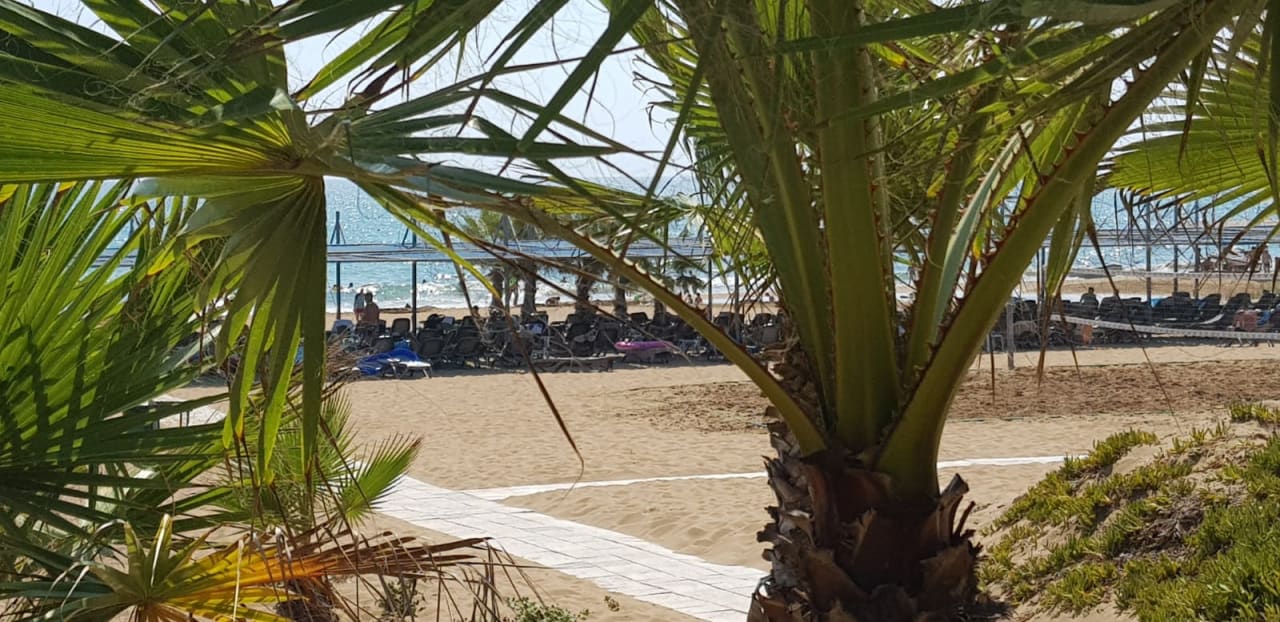 Strand Club Grand Aqua