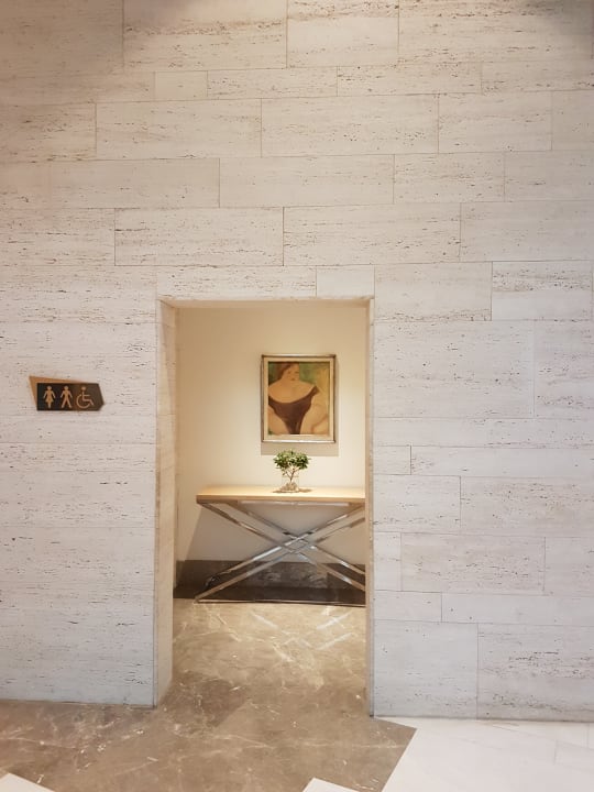Lobby Acanthus Cennet Barut Collection
