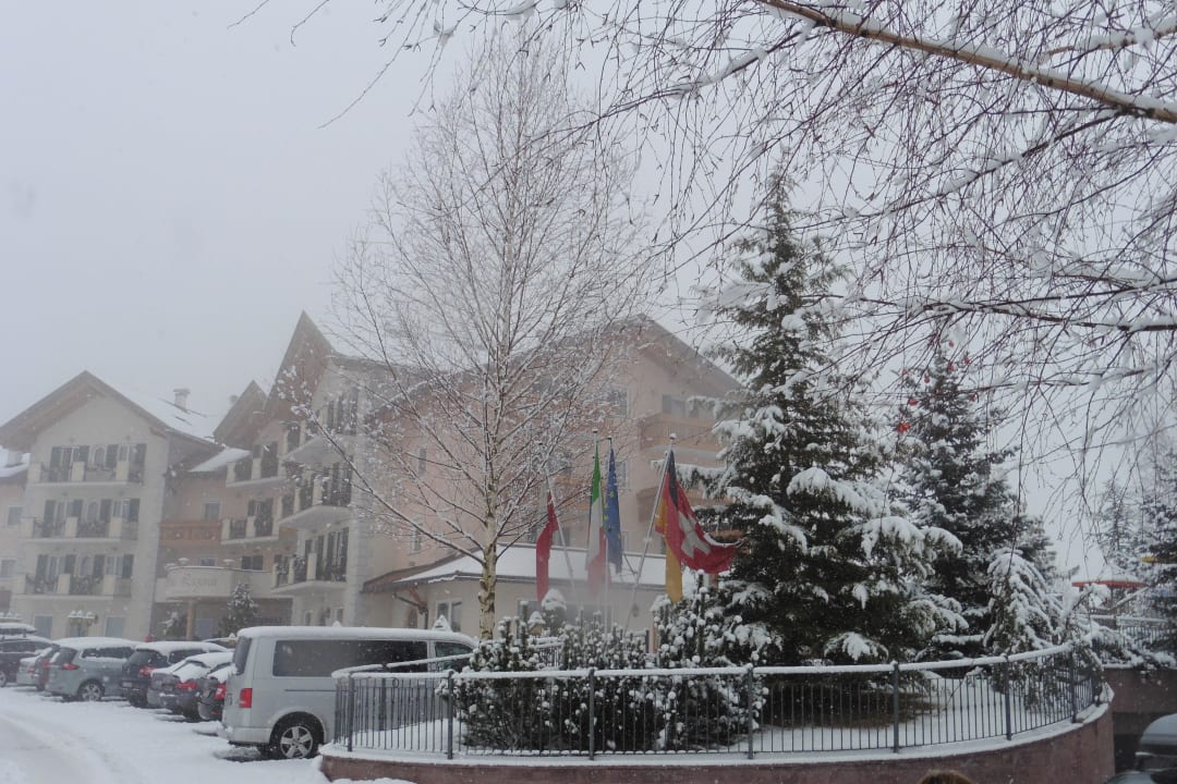 Vorderansicht Hotel Lagorai